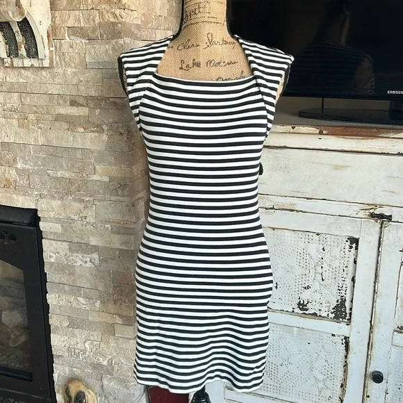 Kate Spade Saturday black and white stripe sleeveless mini dress w back cut out - Picture 1 of 15